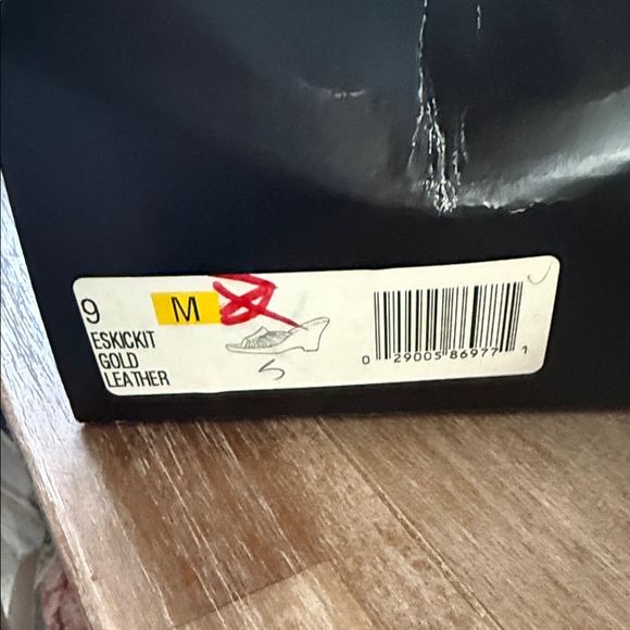 Easy Spirit Metallic Gold Women's Sandals - Picture 6 of 7